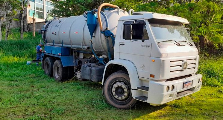 Caminhão de Limpeza de fossa em Florianópolis