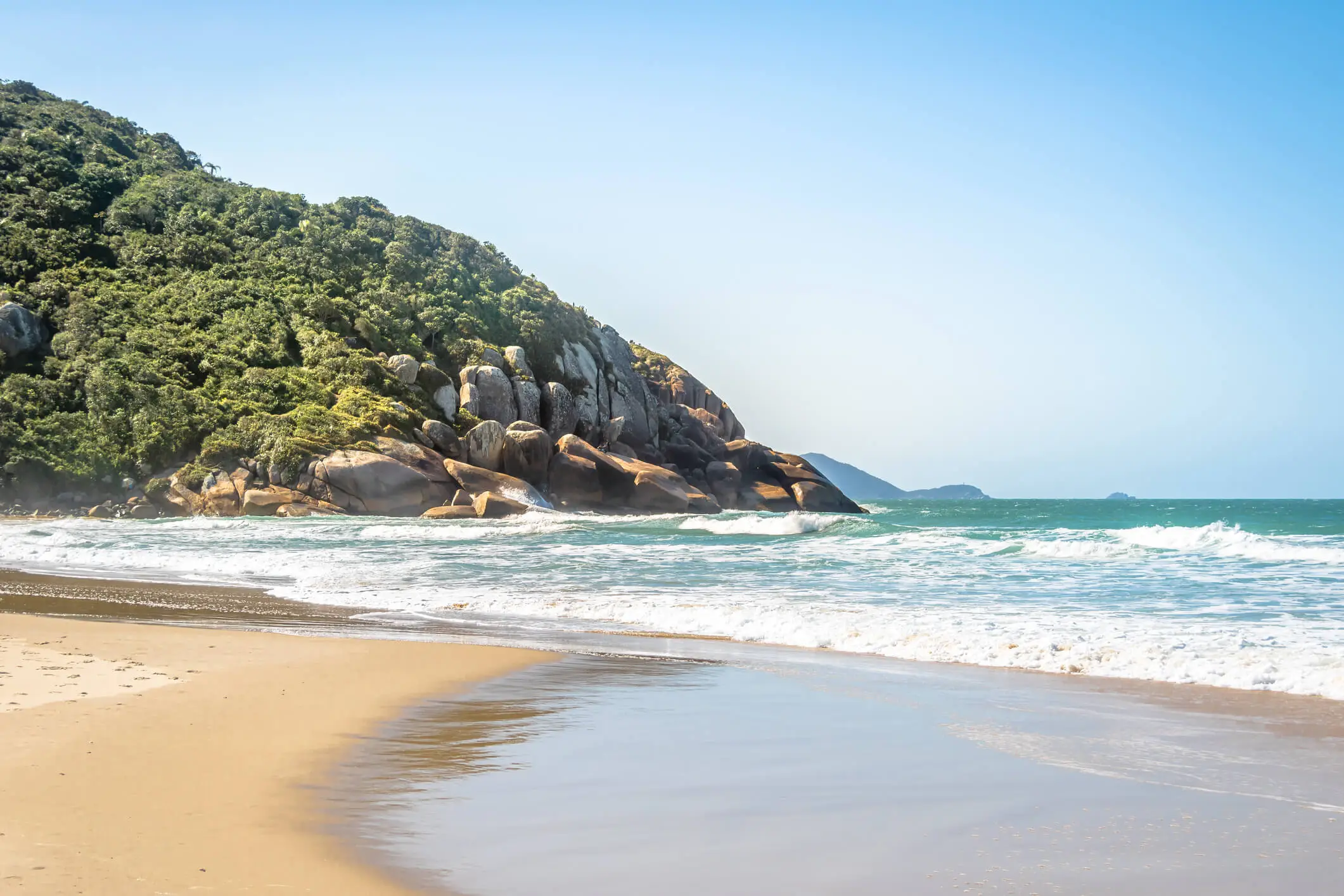 Limpa fossa na praia Brava