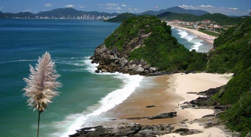 Desentupidora na praia Brava em Santa Catarina