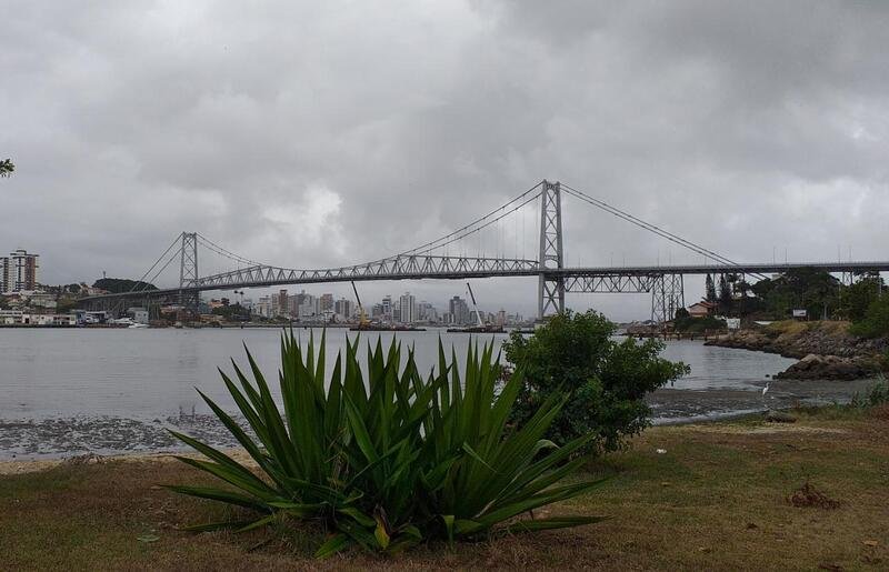 Prevenção de entupimento de ralos em áreas externas em Florianópolis